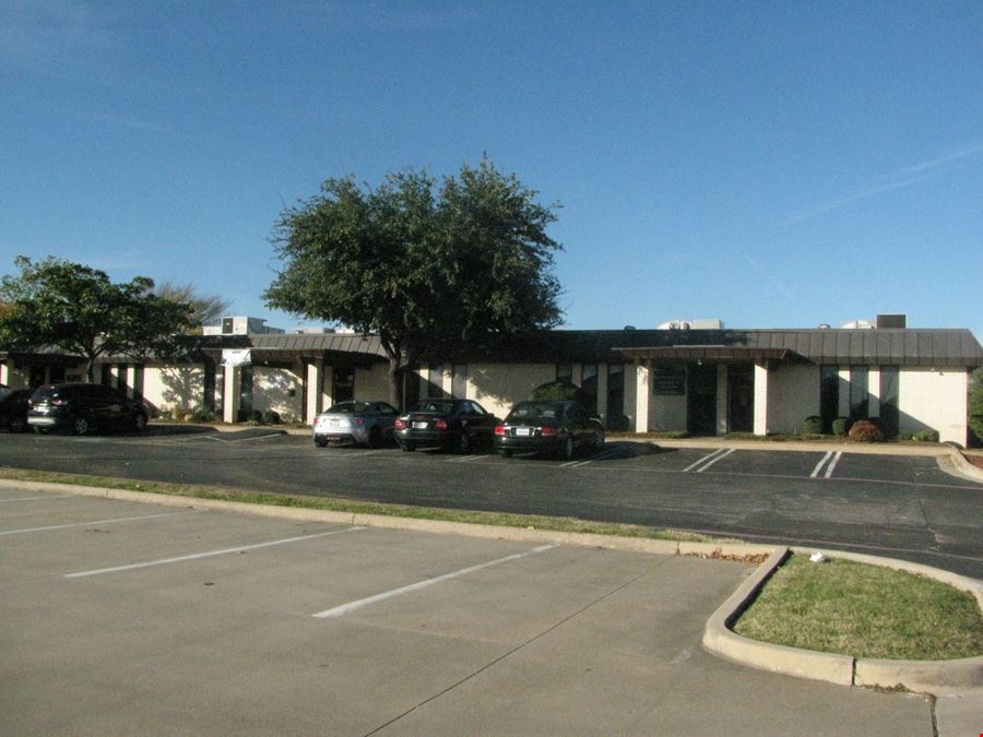 1615 Precinct Line Rd