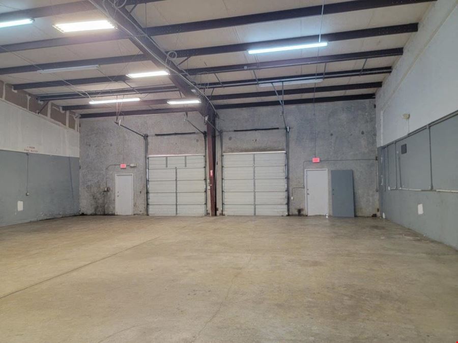 Showroom Warehouse 1001-C