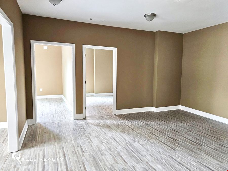 Holly Springs Office Suites | ±120 SF - ±3,832 SF