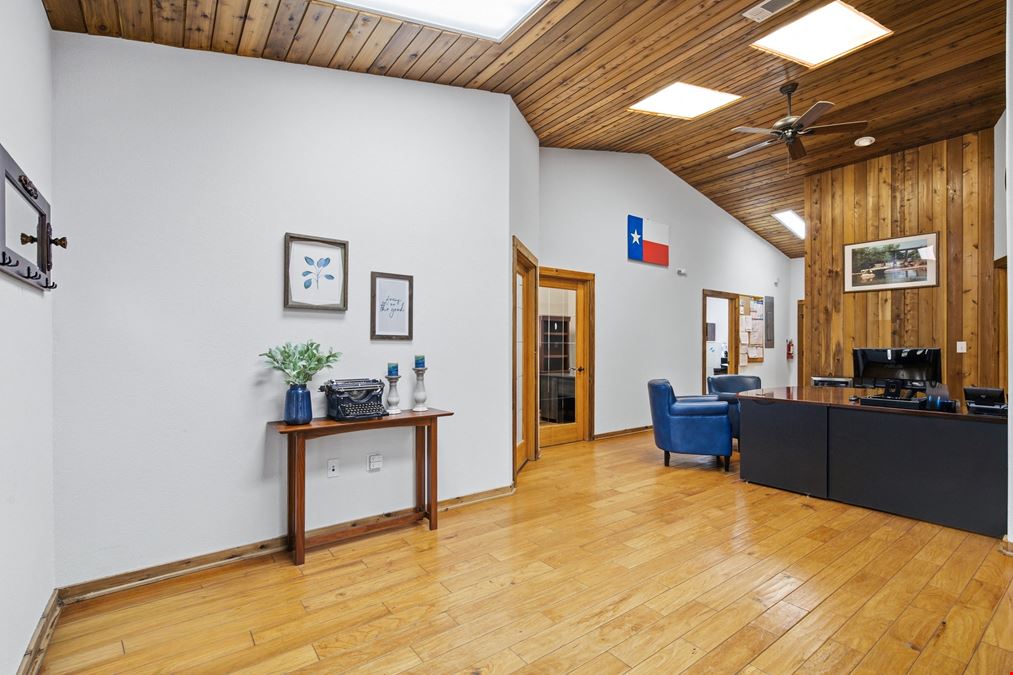 For Sale +/- 1,760 SF Professional Office