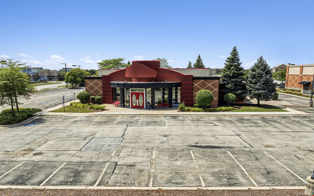 Vacant Red Robin
