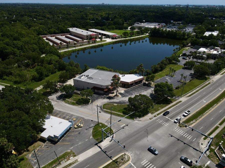 New Smyrna Beach- Lakefront Retail / Office / Mixed Use