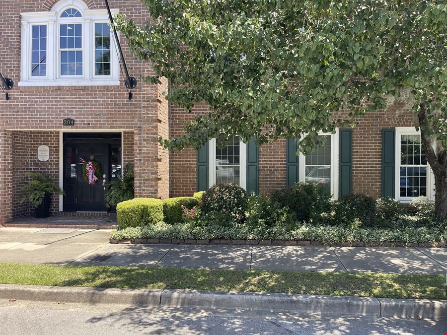 204 Elm St