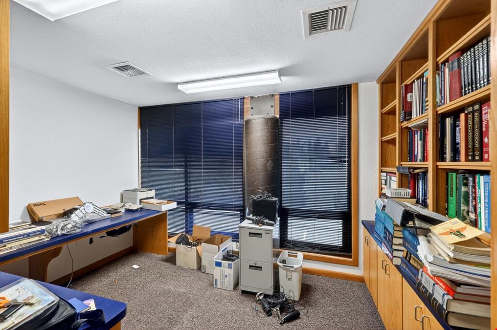 950 W. Ironwood Dr. #4