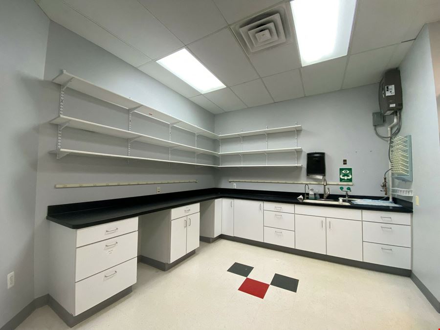 Office | Flex | Lab w/ OH Door for Lease in Ann Arbor