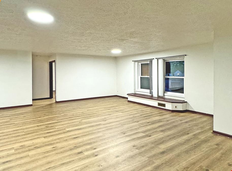 920 W Grand River Ave