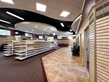 Preview of commercial space at 640 N Fountain Ave