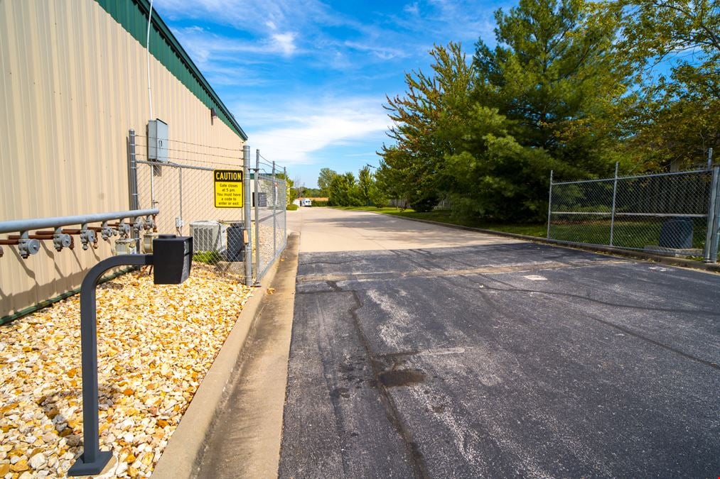 1,500 SF Warehouse / Office Space For Lease in Southwest Springfield