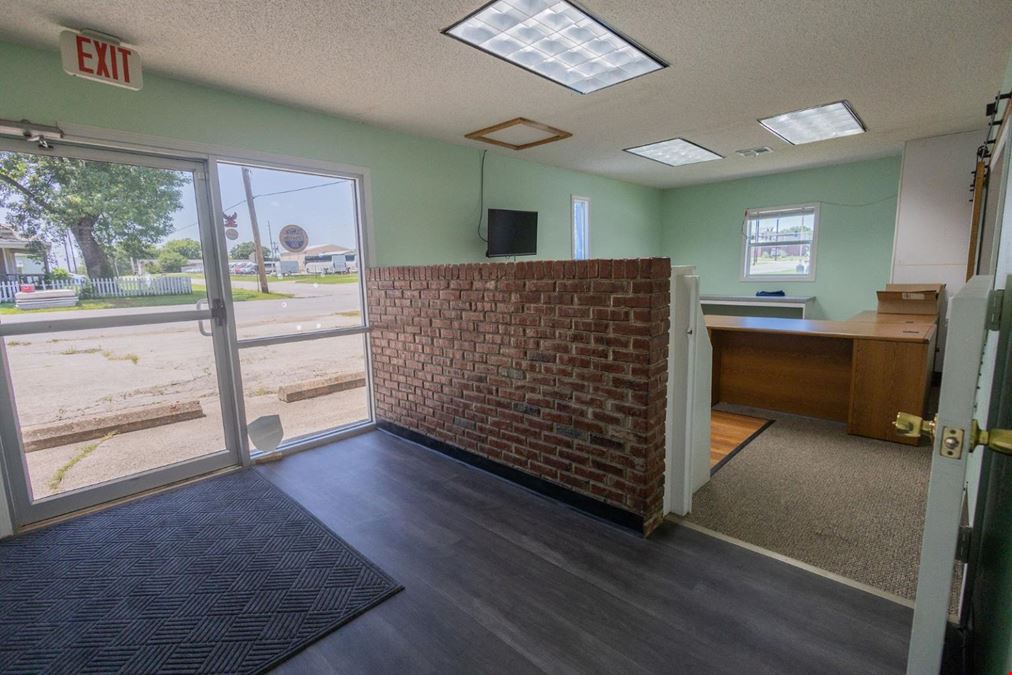 1201 S. Willow