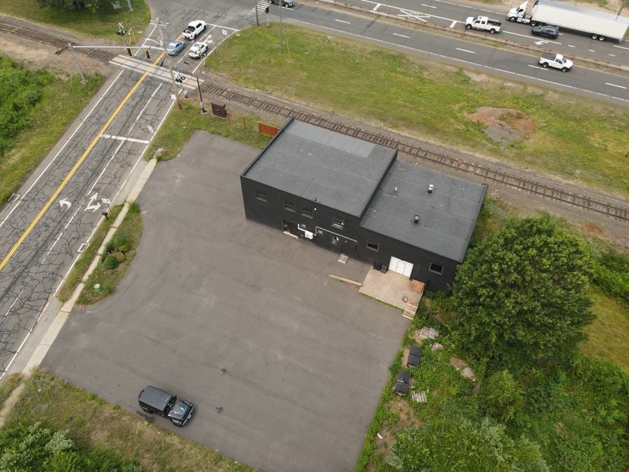 4,960 Square Foot Industrial/Flex Building