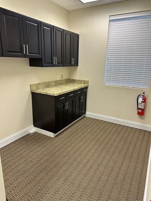 651 U.S. 31 West Bypass, Suite 212B