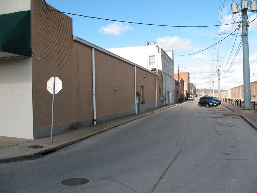 13,694 SF Commercial Building in Historic Downtown