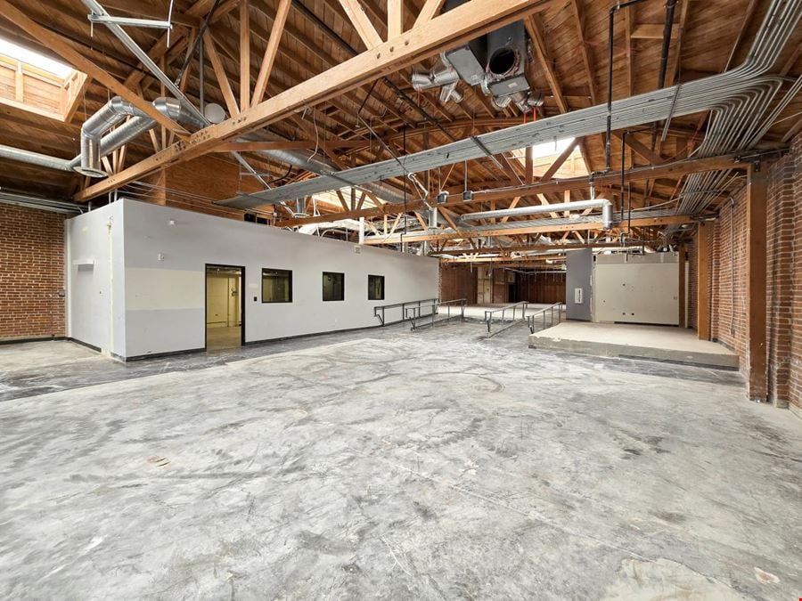 Lindblade Media Center