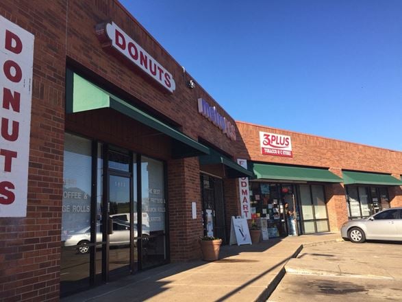 Preview of Retail space for Rent at 5932 River Oaks Blvd. 