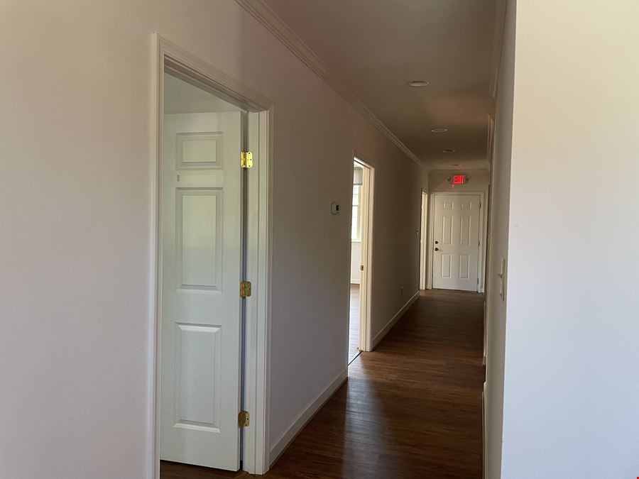 8979 Pocahontas Trail