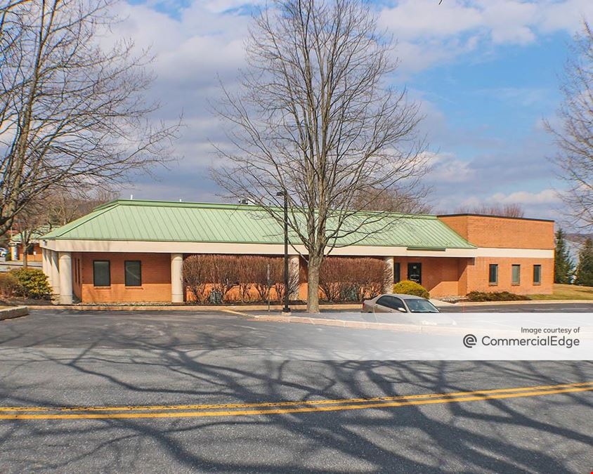 Oaklands Corporate Center - 479 Thomas Jones Way