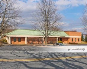 Oaklands Corporate Center - 479 Thomas Jones Way