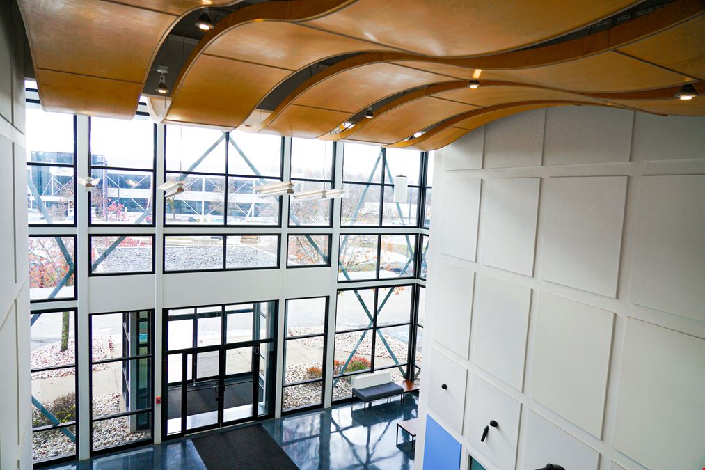 8 Penn Center West