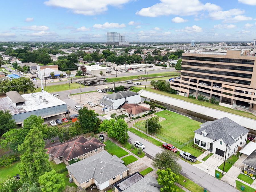 Corner Retail Redevelopment Opportunity on Veterans Memorial Blvd