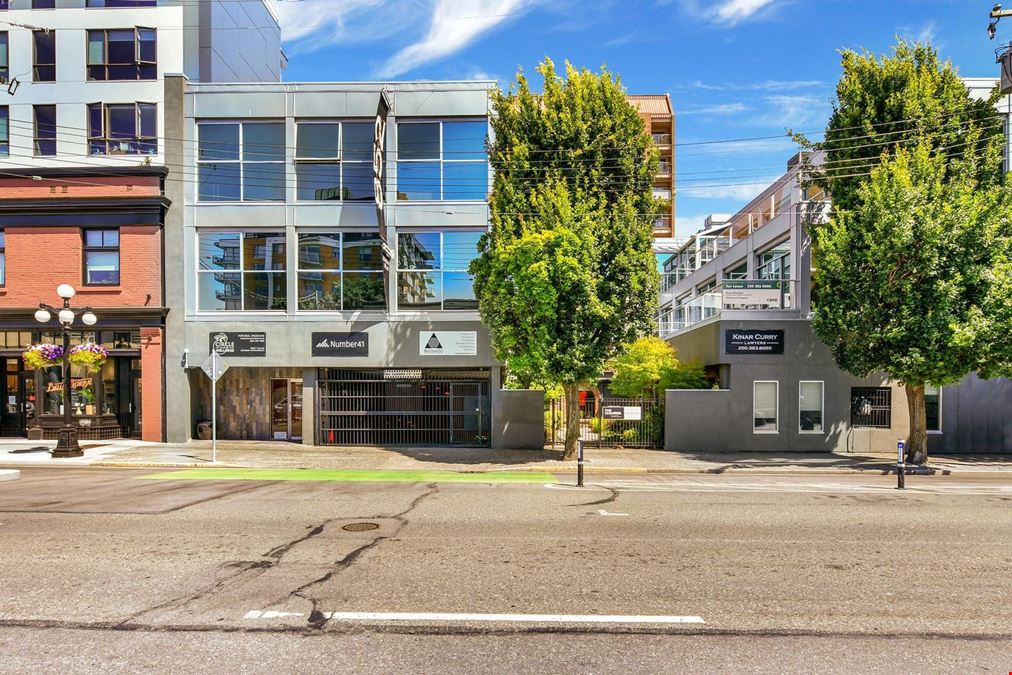 852 Fort Street (305)