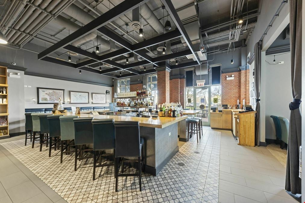 Prime Downtown Naperville Restaurant Space for Lease