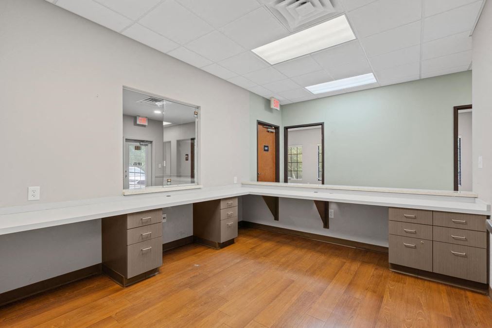 3055-3071 W Southlake Blvd