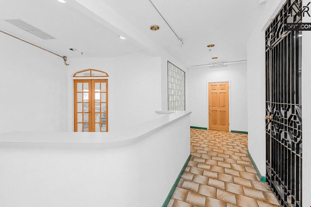 148 W 24th St