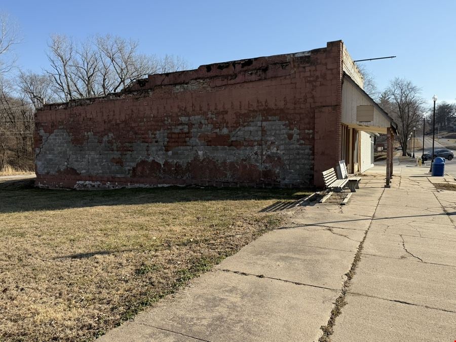 Building and Land For Sale