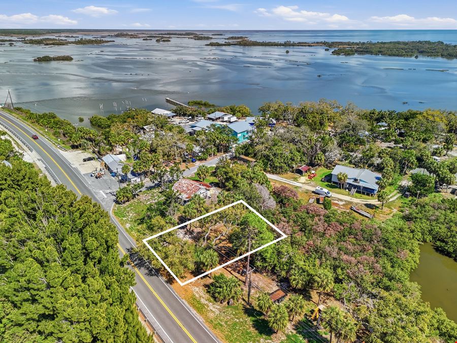 Vacant Lot in Cedar Key