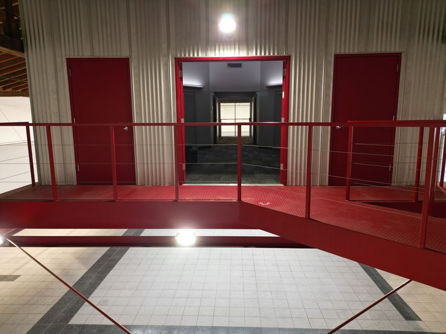Unique SE Portland Warehouse with Wash Bay