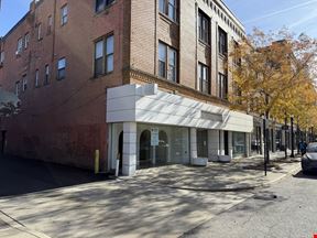 858 N High St