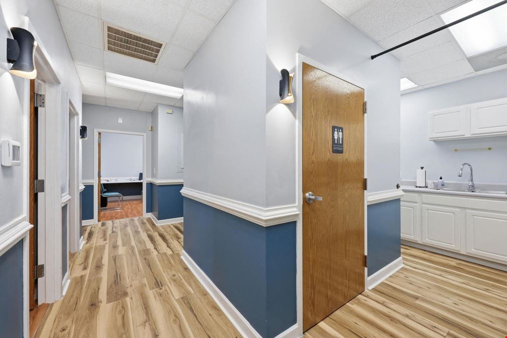 3 Suites at 502 McKnight Drive