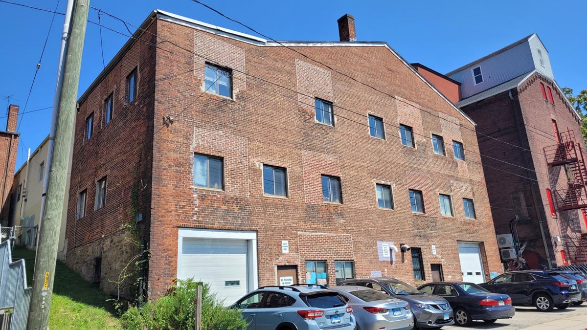 872 Main St