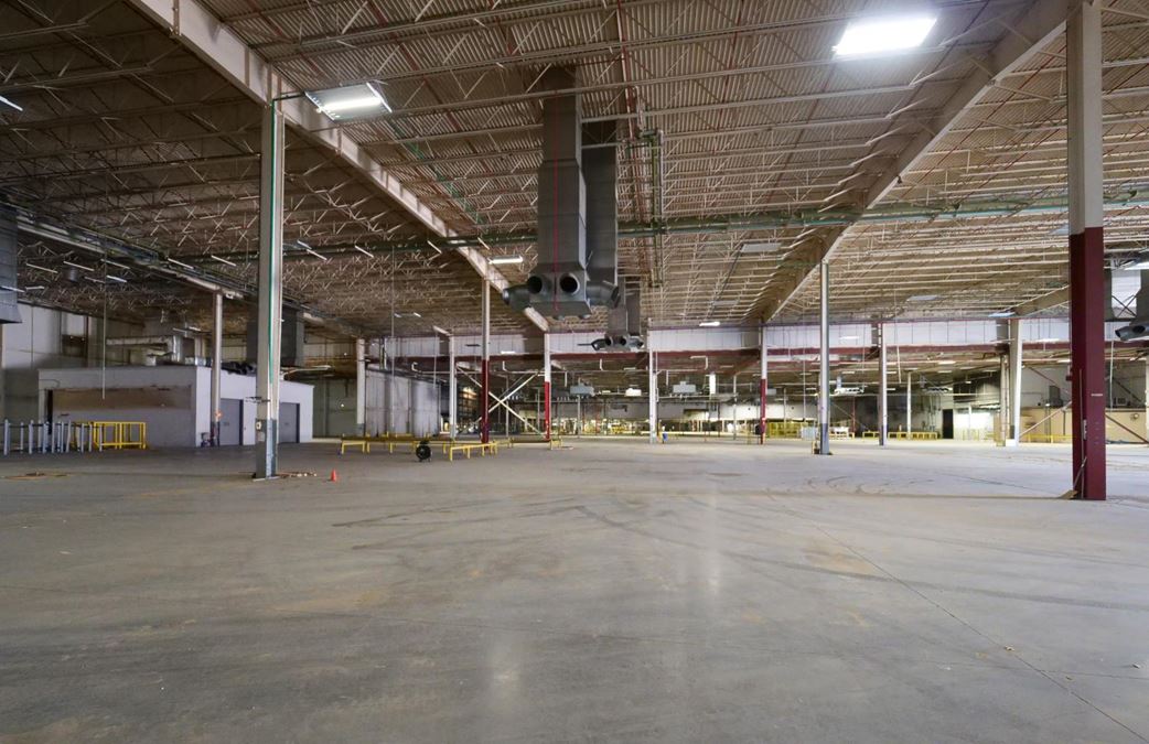 Manufacturing Facility - Airport Adjacent - ±378,700 Interior Sq/Ft