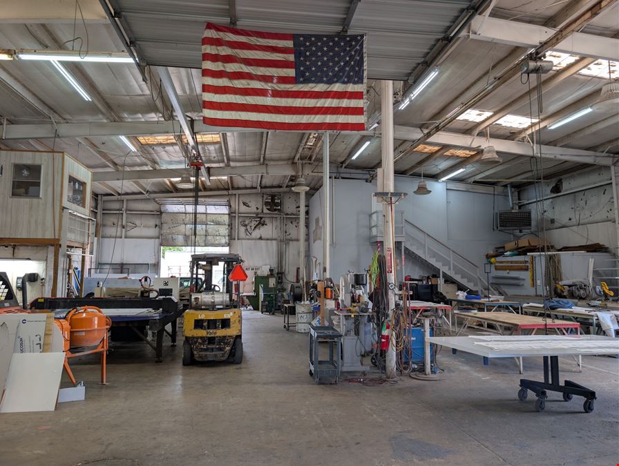 8,400 SF SHOP/WAREHOUSE