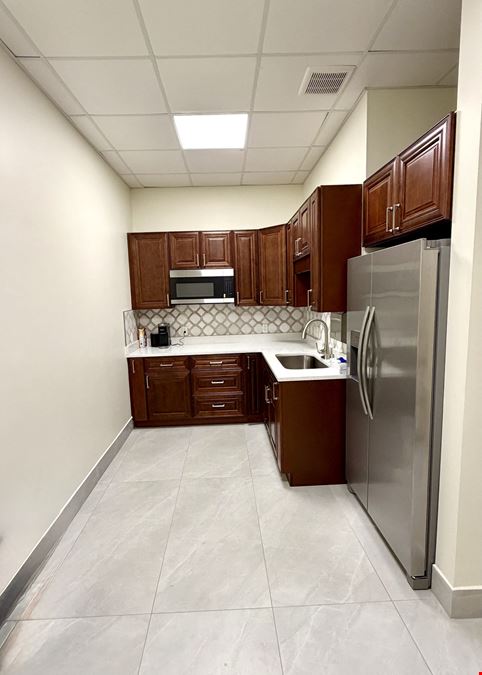 1300 City View Ctr