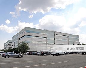 Skyline Corporate Center