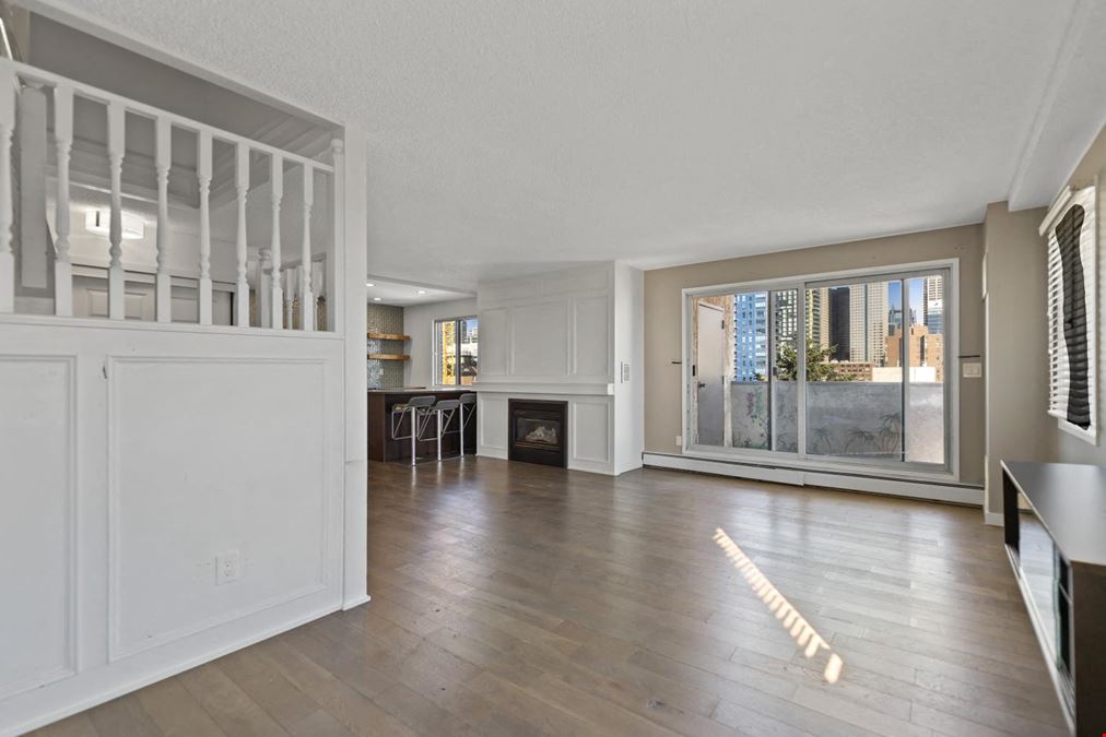 Modern Two-Level Penthouse Condo with Views of Downtown Calgary