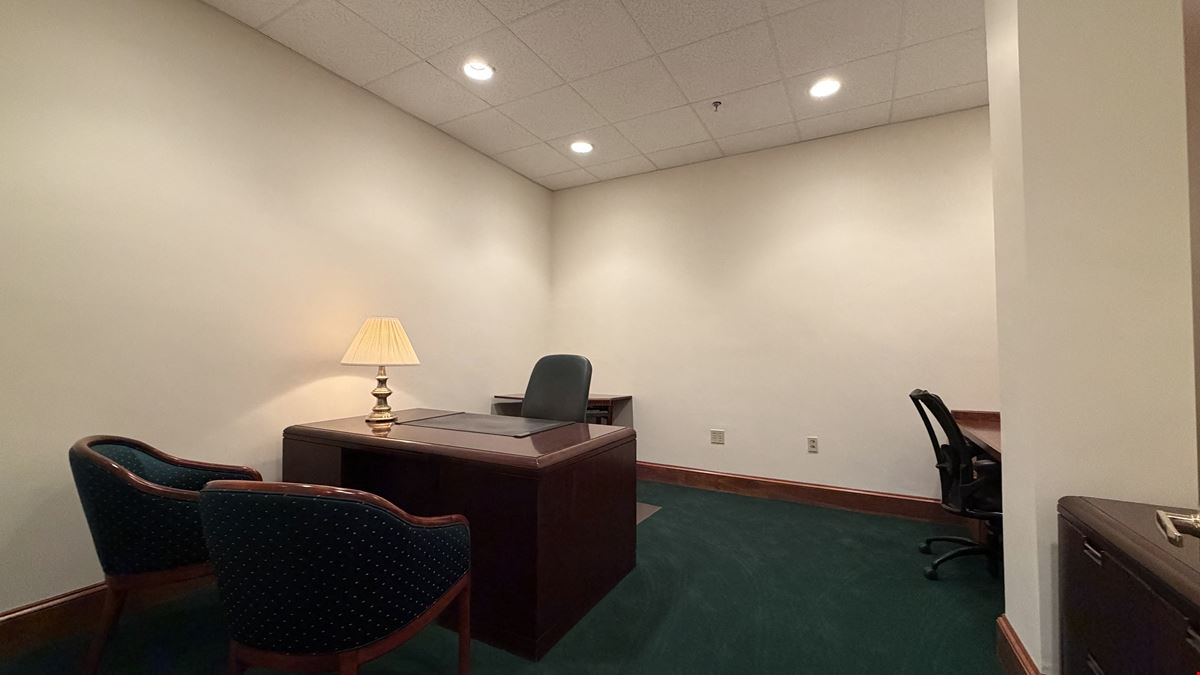 400 Commonwealth Ave #104C