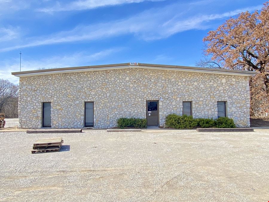 10,166 SF OFFICE/WAREHOUSE ON ±2 ACRE FENCED YARD