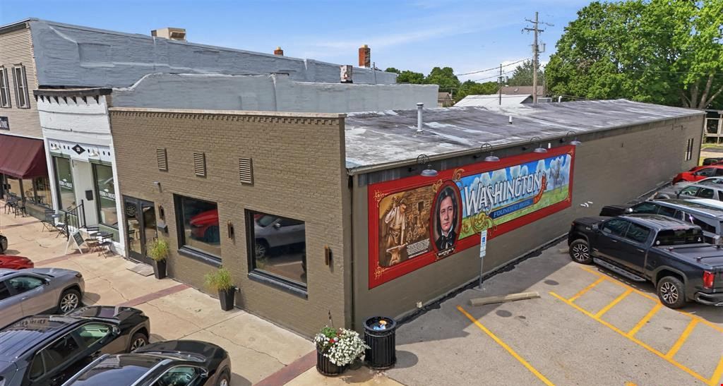 122 N Main St