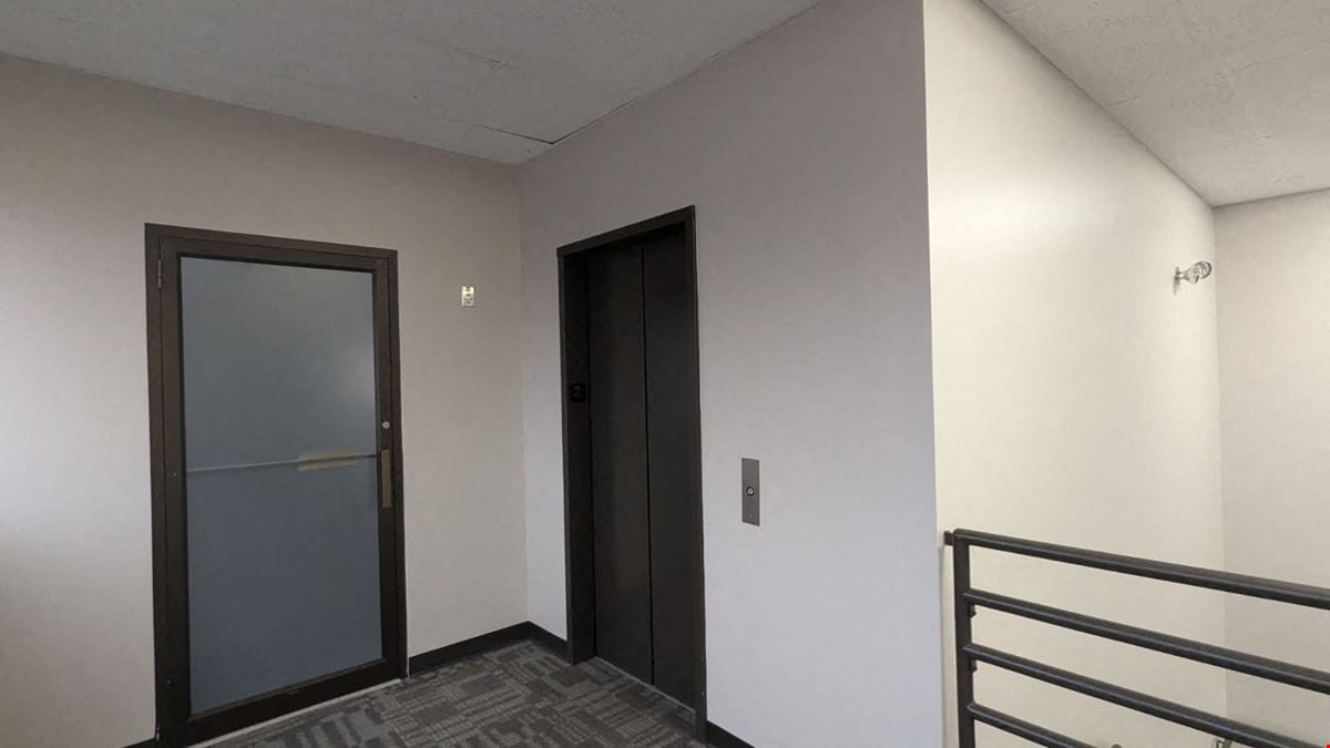 120 Lambert Lind Hwy Unit 6 1995 SF Warwick, RI 02886