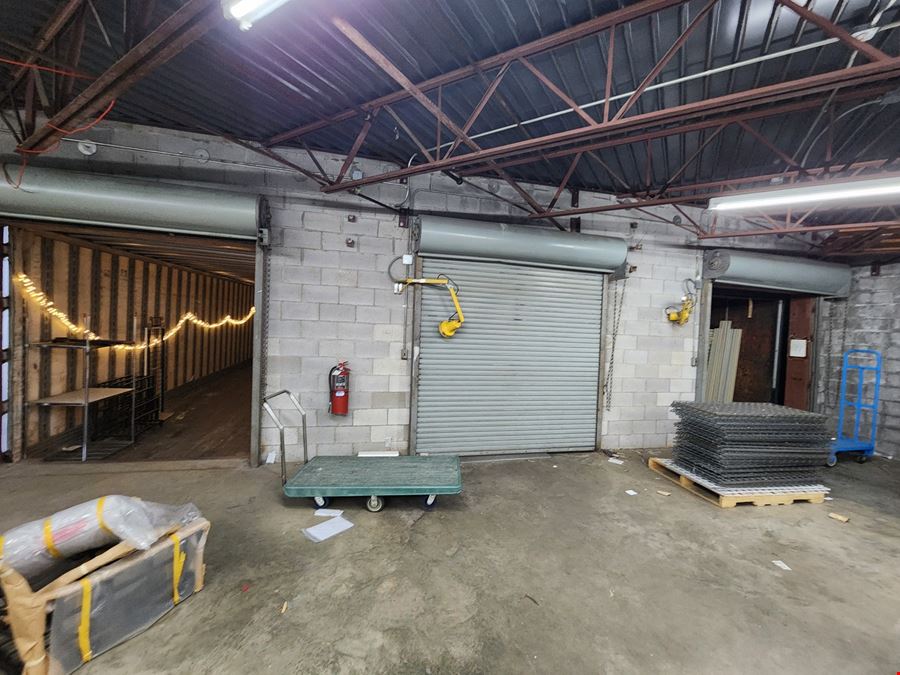 1555 Campbell Ln