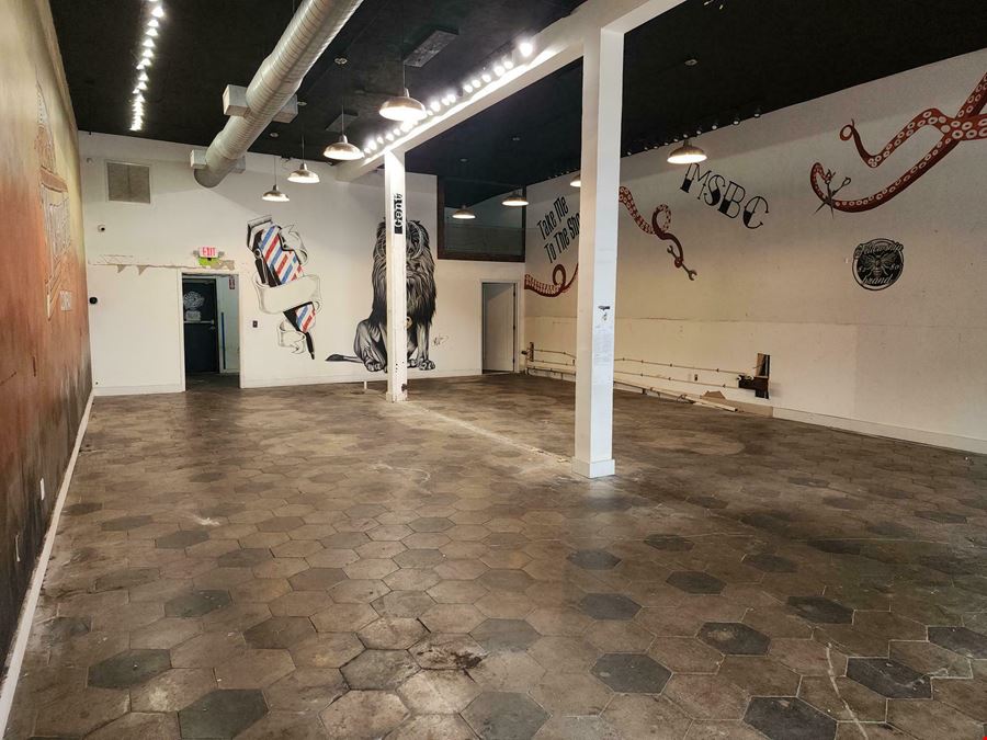 1643 sf Finished Retail Bay