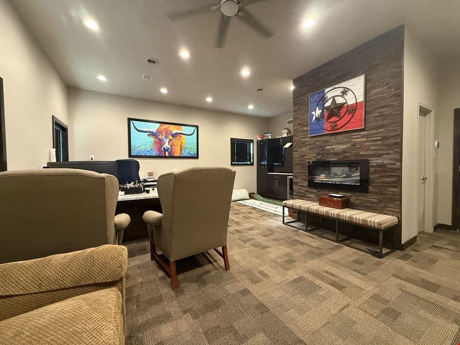3706 Mockingbird Ln