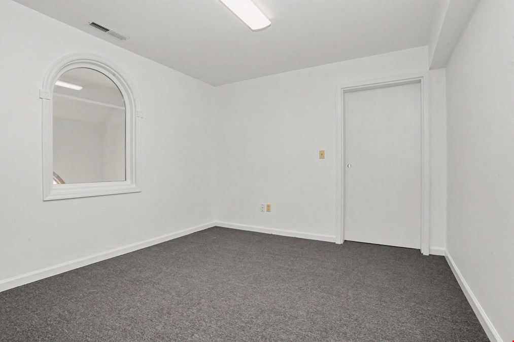 27 Mill Plain Rd #4