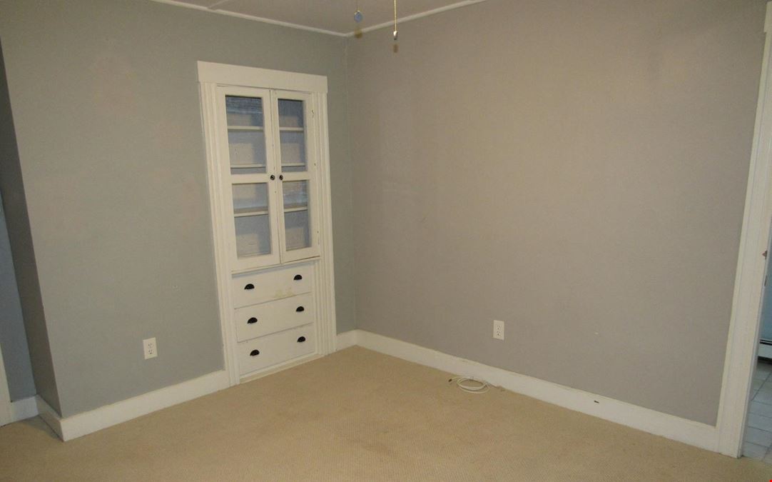 12 Lindell Ave