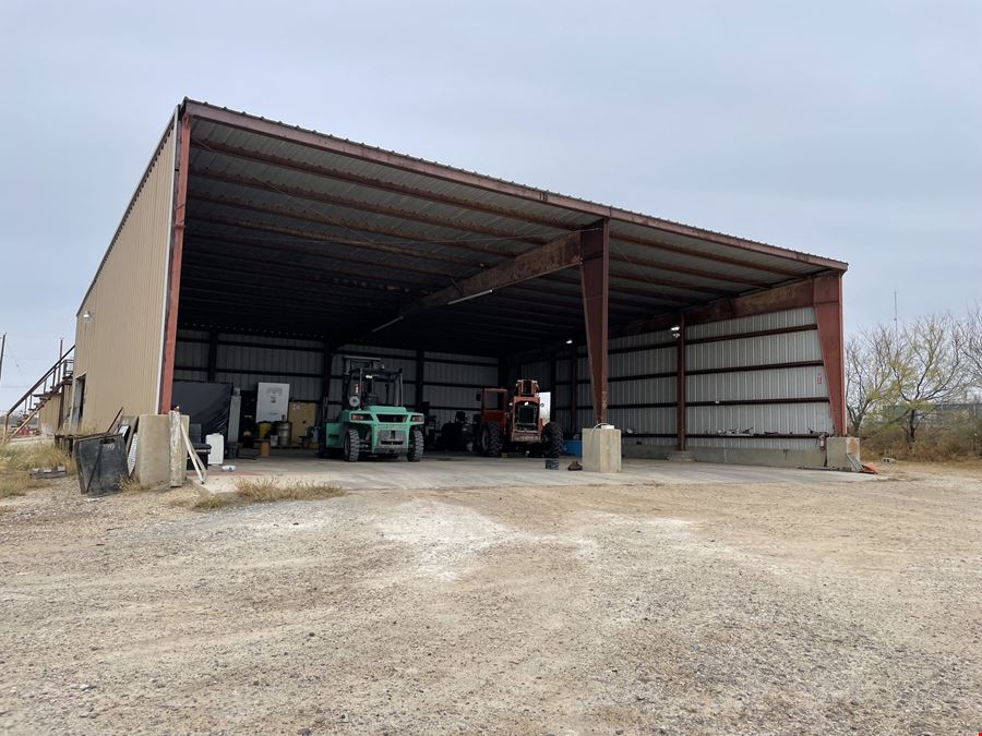 Freestanding Office with Fenced Storage Yard and Canopy Warehouses in Carrizo Springs, TX