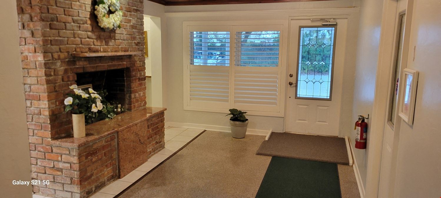 Downtown Deland Shared Office Space for Lease