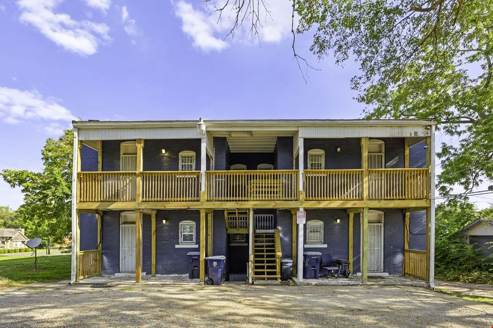 2207 E 24th Ter